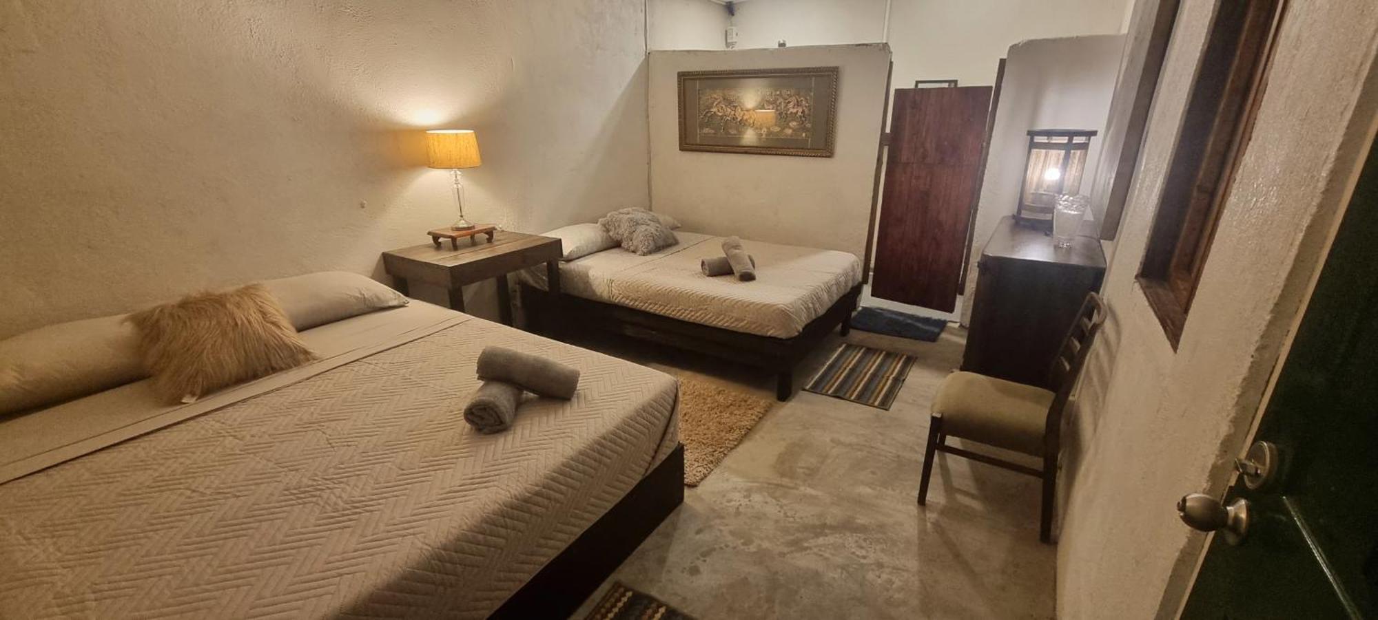 Marius B&B&Hostel Silang Eksteriør bilde