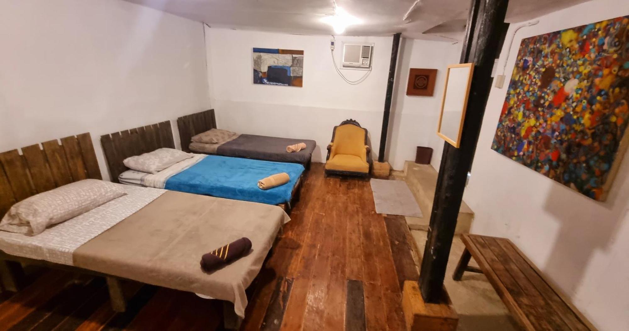 Marius B&B&Hostel Silang Eksteriør bilde