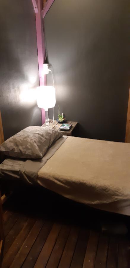 Marius B&B&Hostel Silang Eksteriør bilde