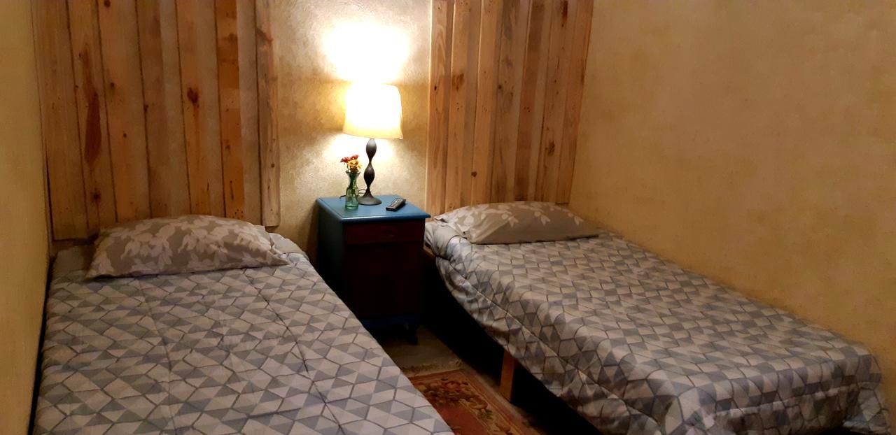 Marius B&B&Hostel Silang Eksteriør bilde
