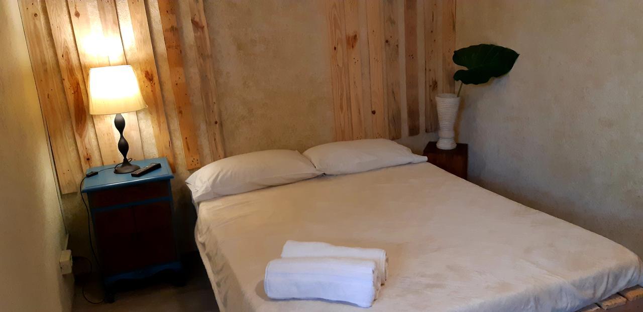 Marius B&B&Hostel Silang Eksteriør bilde