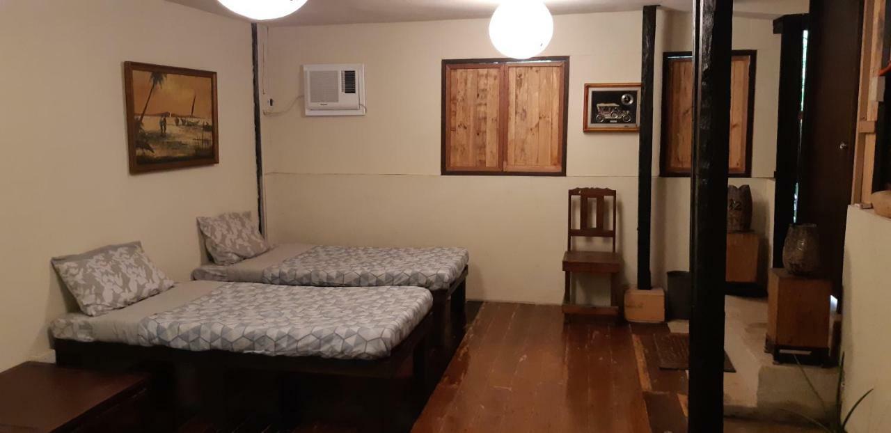 Marius B&B&Hostel Silang Eksteriør bilde