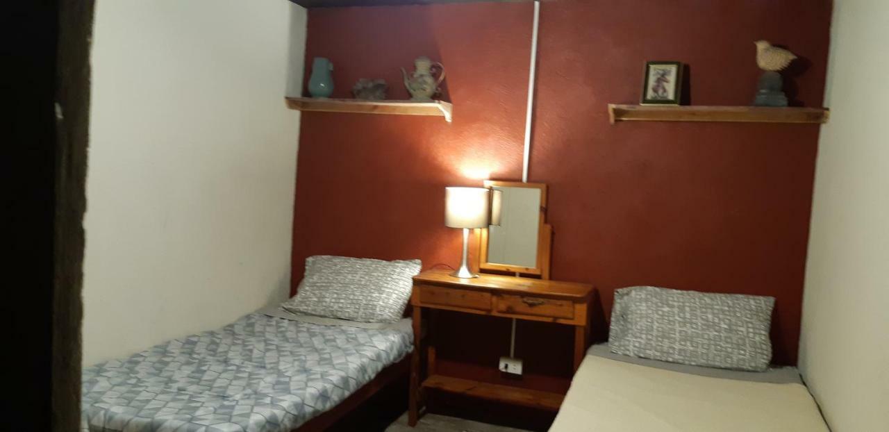 Marius B&B&Hostel Silang Eksteriør bilde